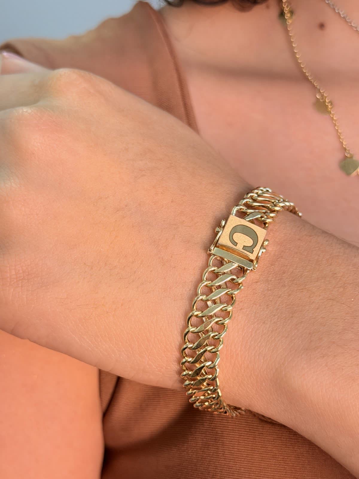 Pulseira lacraia com inicial